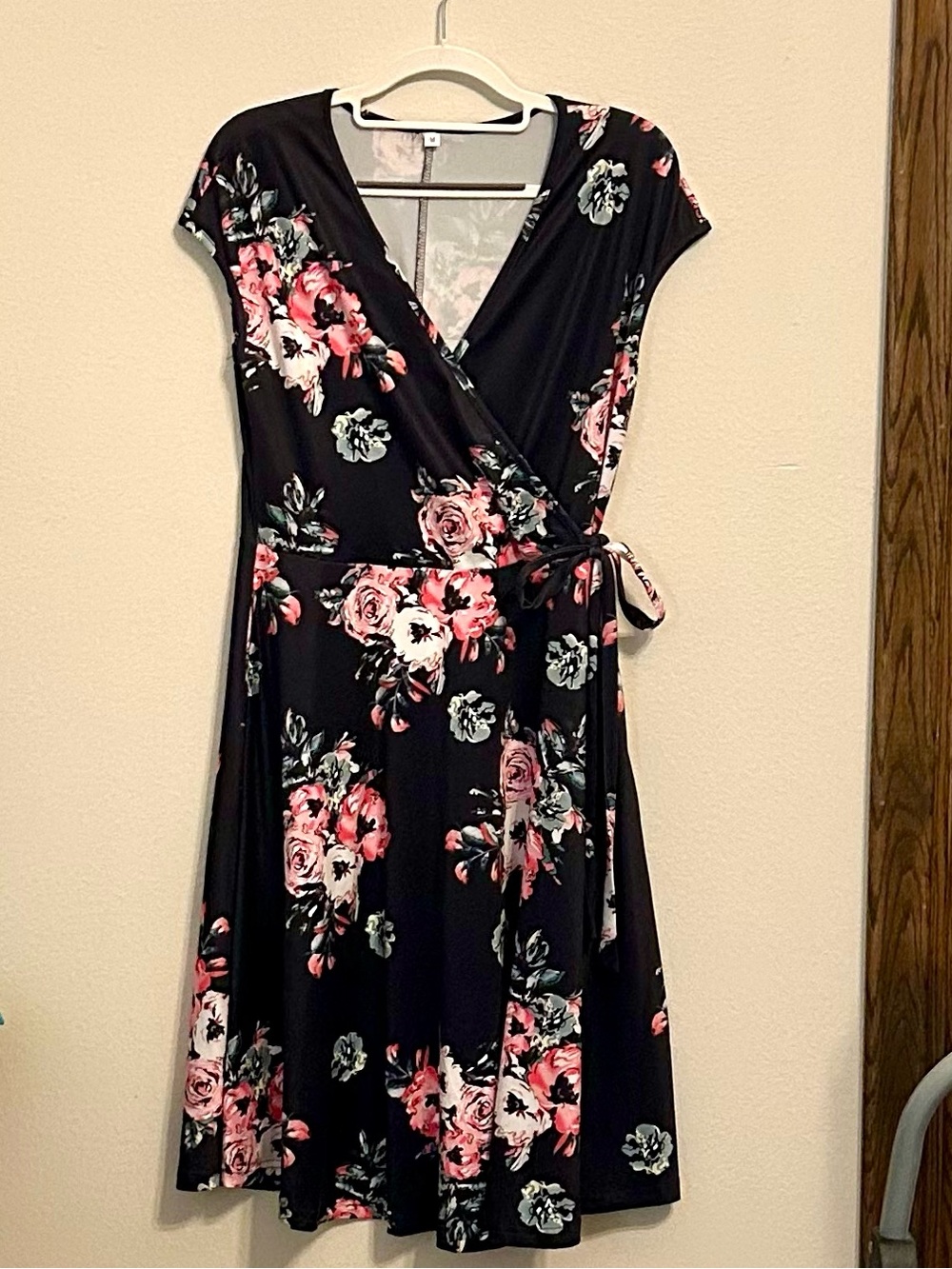 Women’s Floral Faux Wrap Dress, Size Medium, EUC
